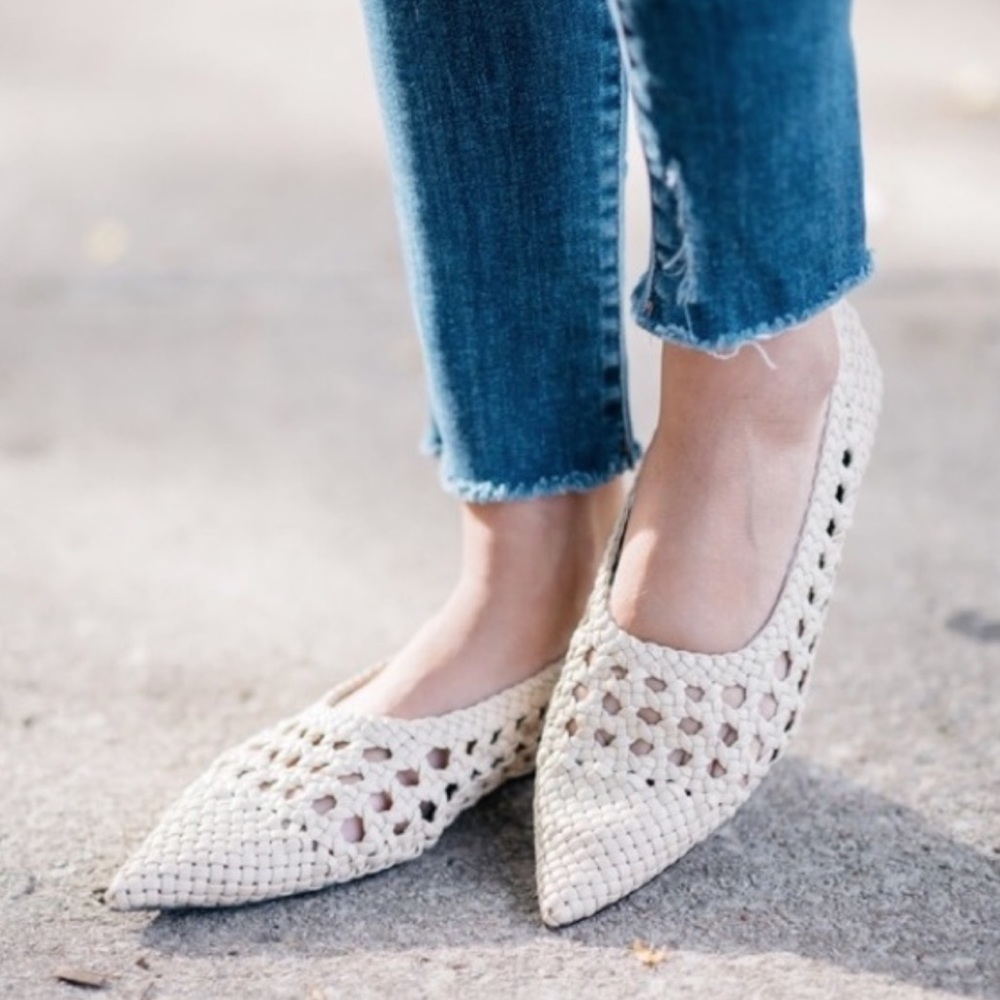 Zara TRF cream Ivory Woven pointed Sz8 Toe Flats
